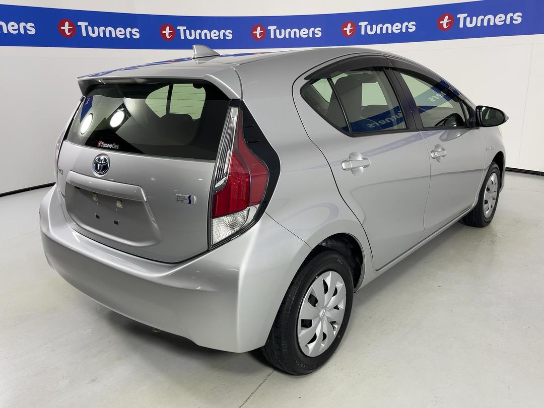 Photo '7' of Toyota Aqua
