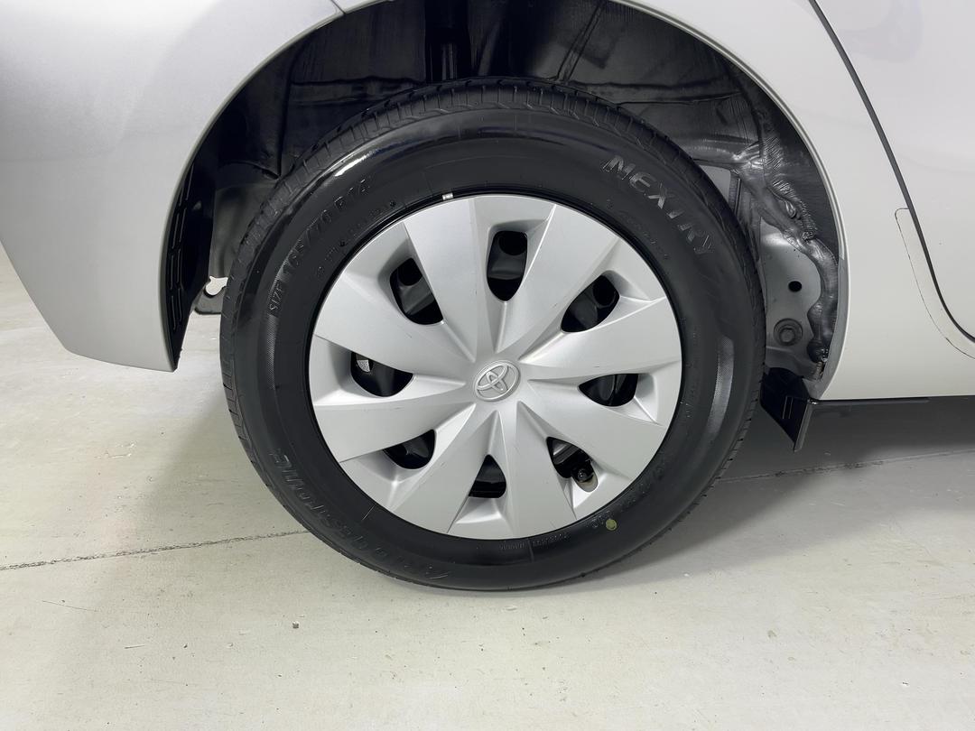 Photo '12' of Toyota Aqua