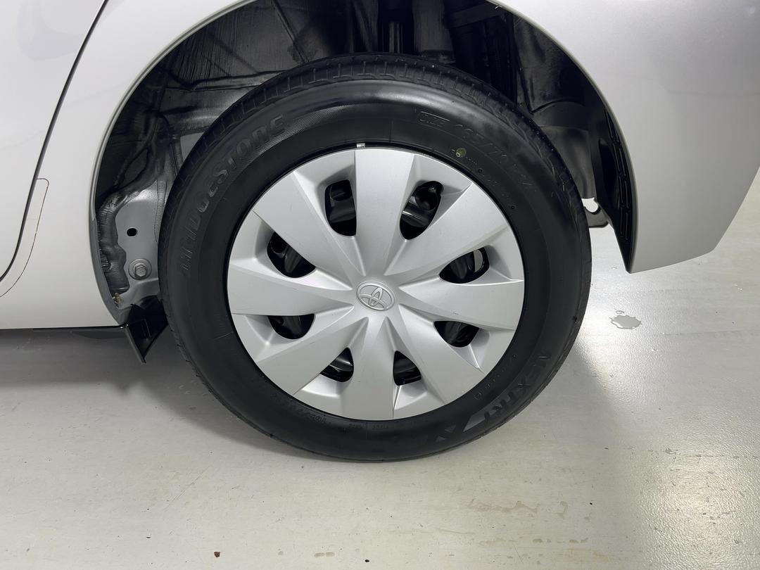 Photo '11' of Toyota Aqua