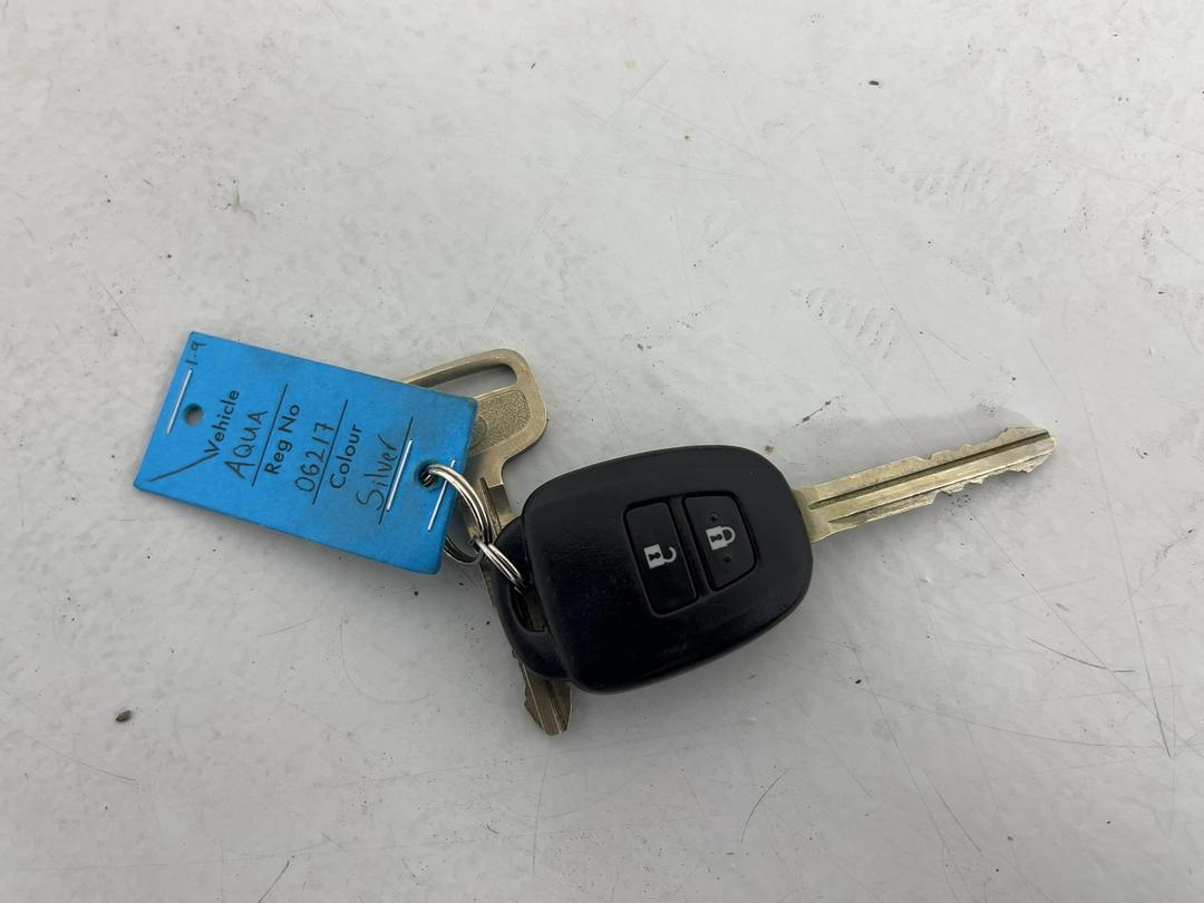 Photo '22' of Toyota Aqua