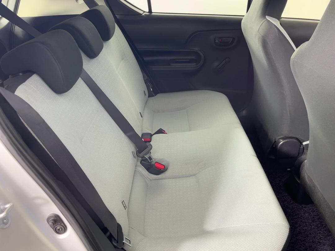 Photo '20' of Toyota Aqua