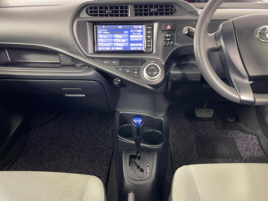 Photo '18' of Toyota Aqua