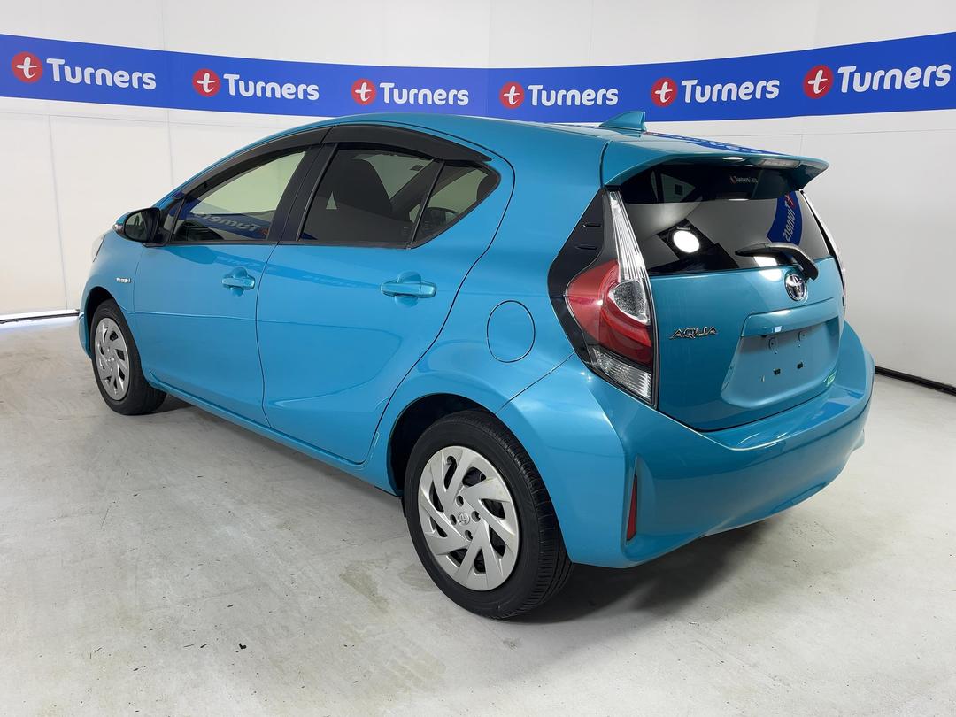 Photo '5' of Toyota Aqua