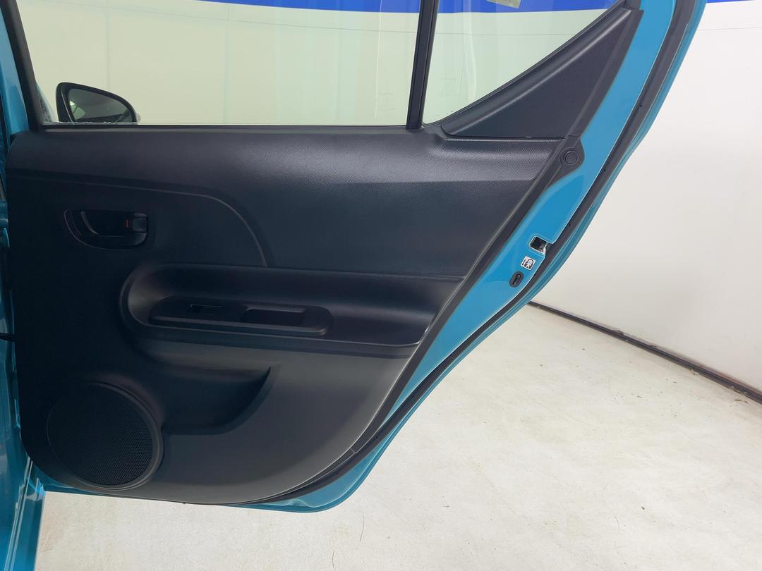 Photo '19' of Toyota Aqua