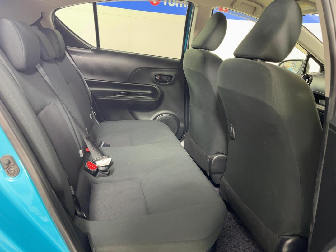 Photo '20' of Toyota Aqua