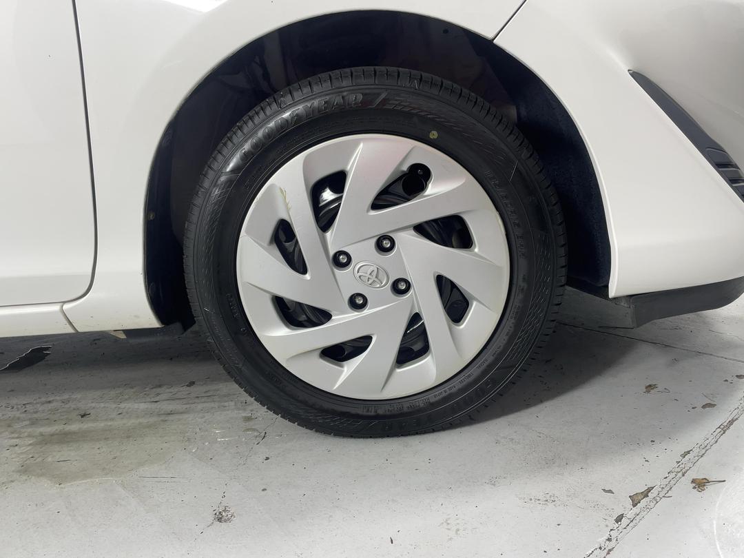 Photo '9' of Toyota Aqua