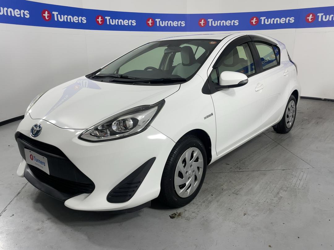 Photo '4' of Toyota Aqua
