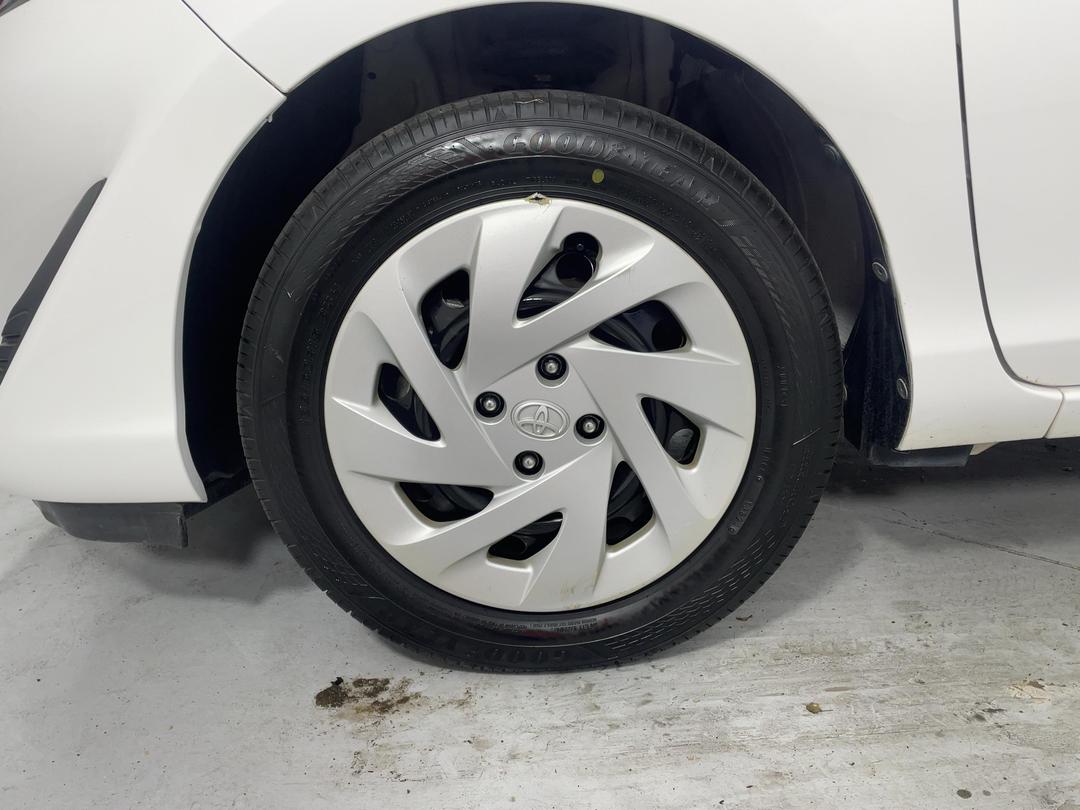 Photo '10' of Toyota Aqua