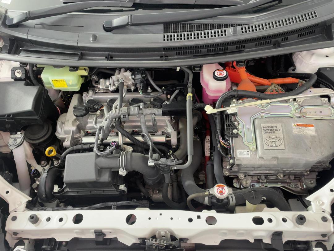 Photo '13' of Toyota Aqua