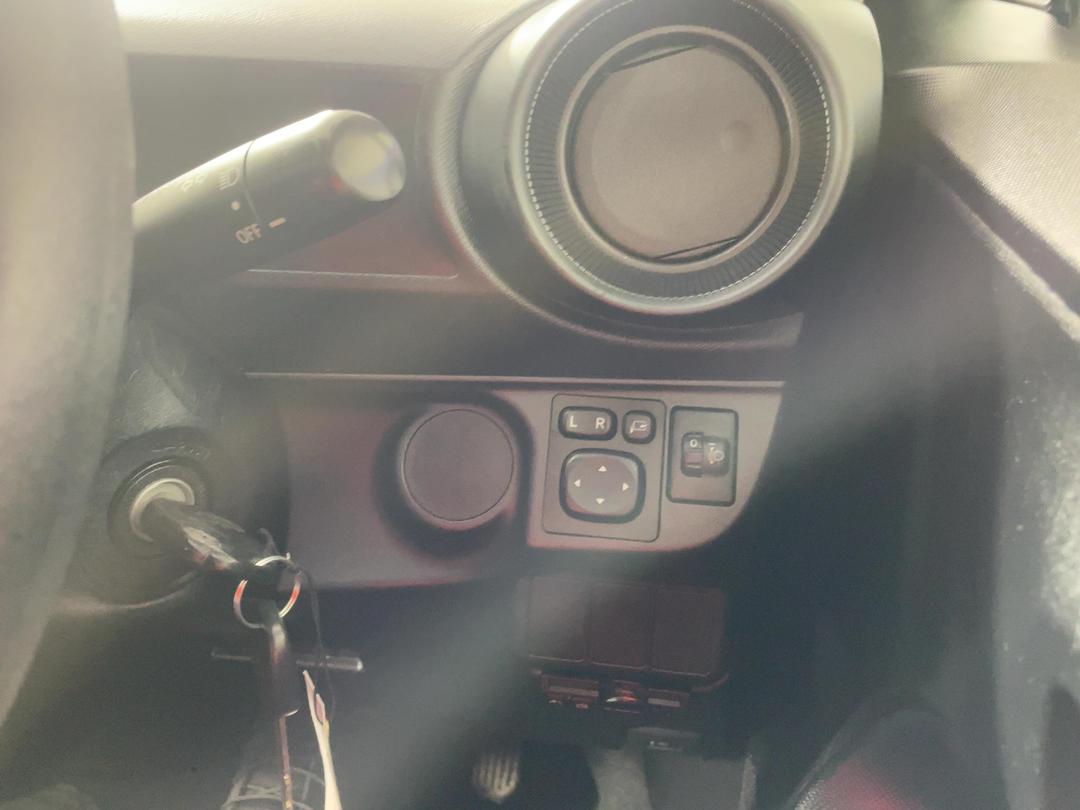Photo '26' of Toyota Aqua