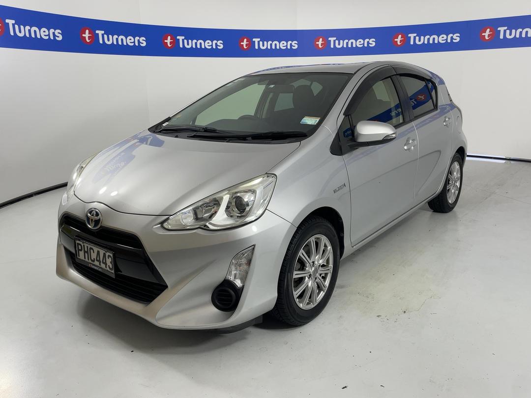 Photo '4' of Toyota Aqua