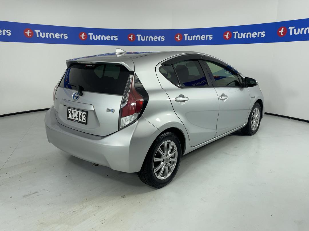 Photo '7' of Toyota Aqua