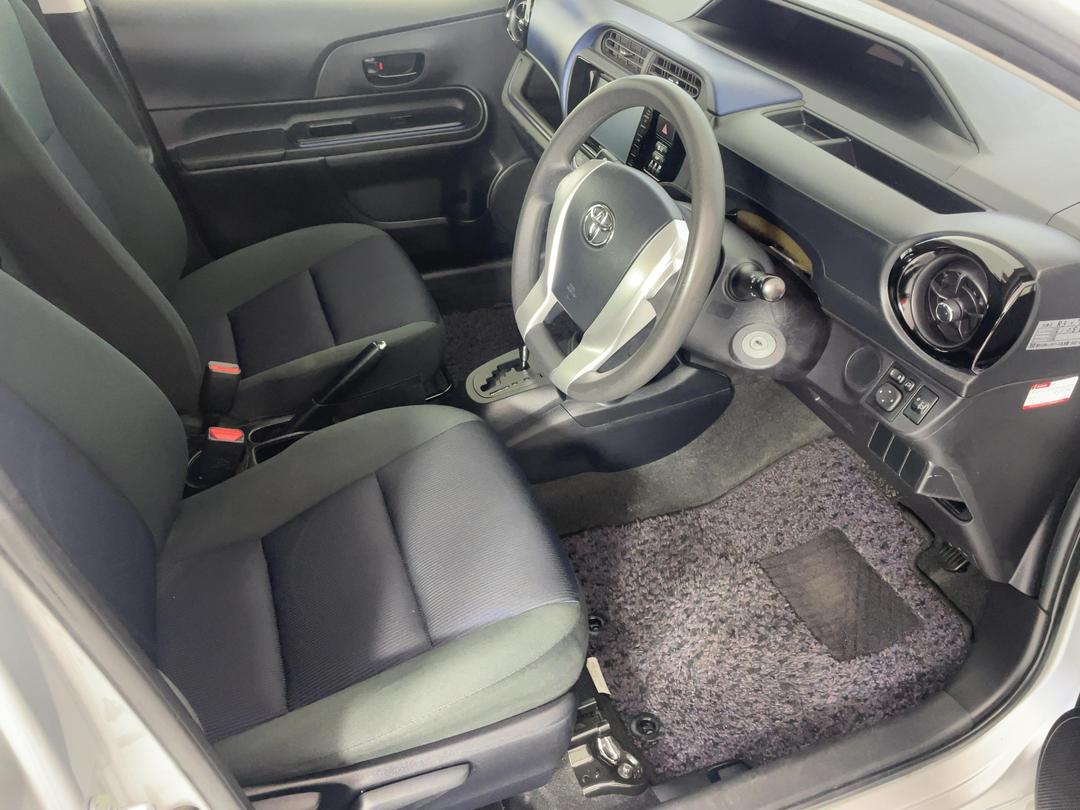 Photo '16' of Toyota Aqua