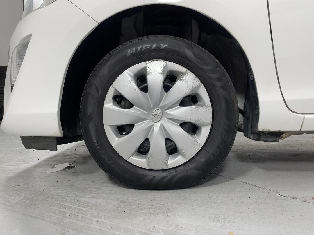 Photo '10' of Toyota Aqua