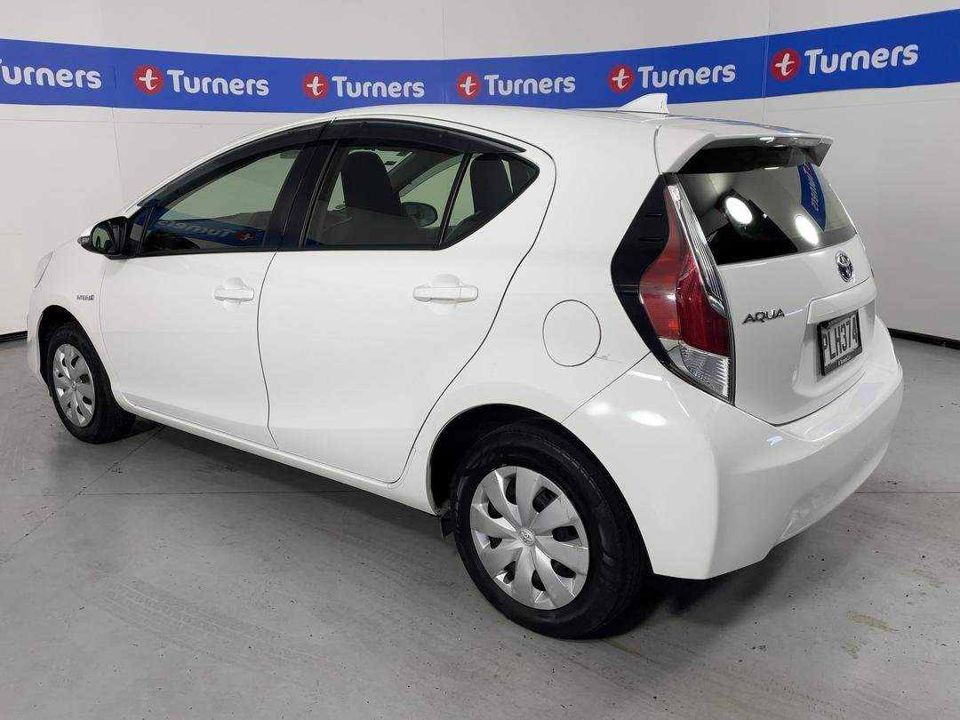 Photo '5' of Toyota Aqua