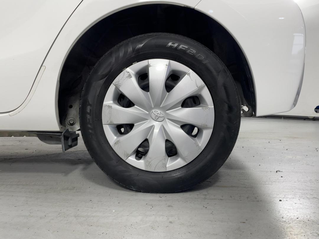 Photo '11' of Toyota Aqua