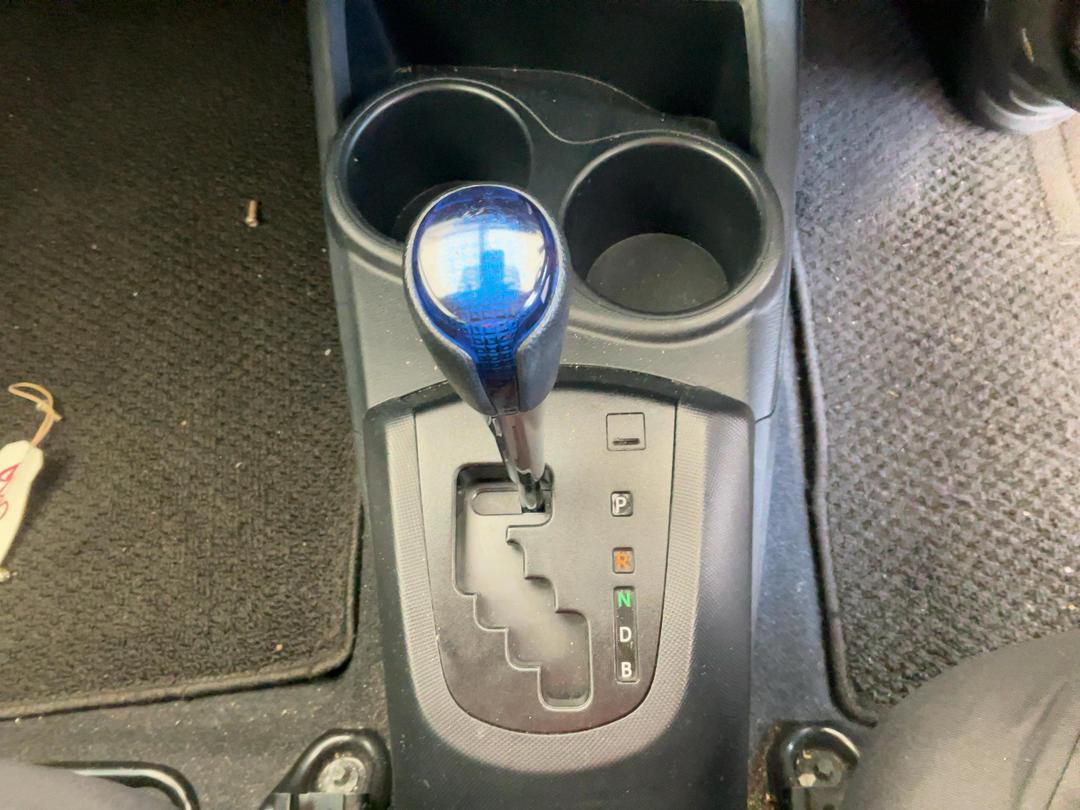 Photo '12' of Toyota Aqua