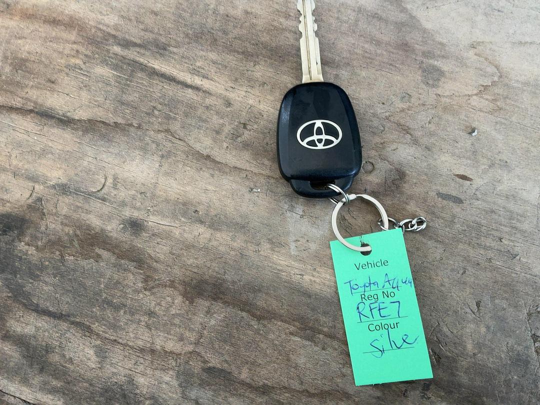 Photo '17' of Toyota Aqua Photo '17' of Toyota Aqua
