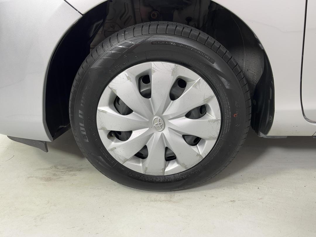 Photo '10' of Toyota Aqua
