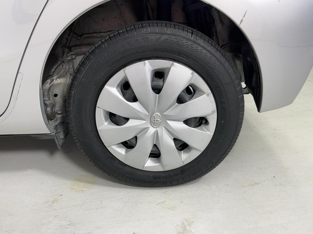 Photo '11' of Toyota Aqua