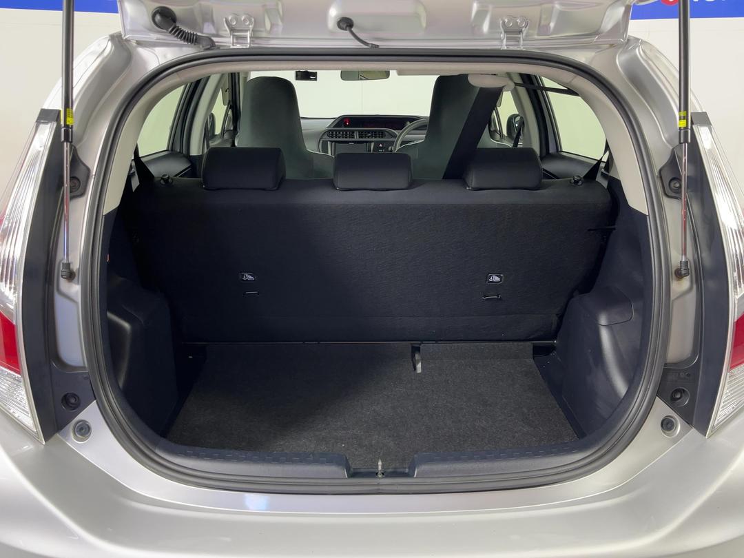 Photo '14' of Toyota Aqua