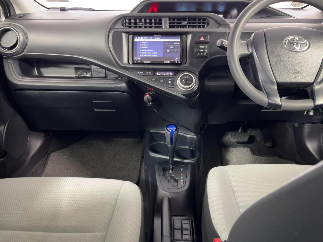 Photo '18' of Toyota Aqua