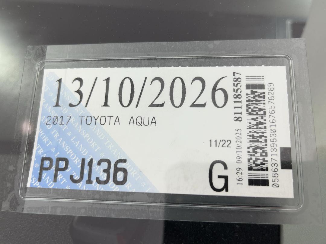 Photo '24' of Toyota Aqua
