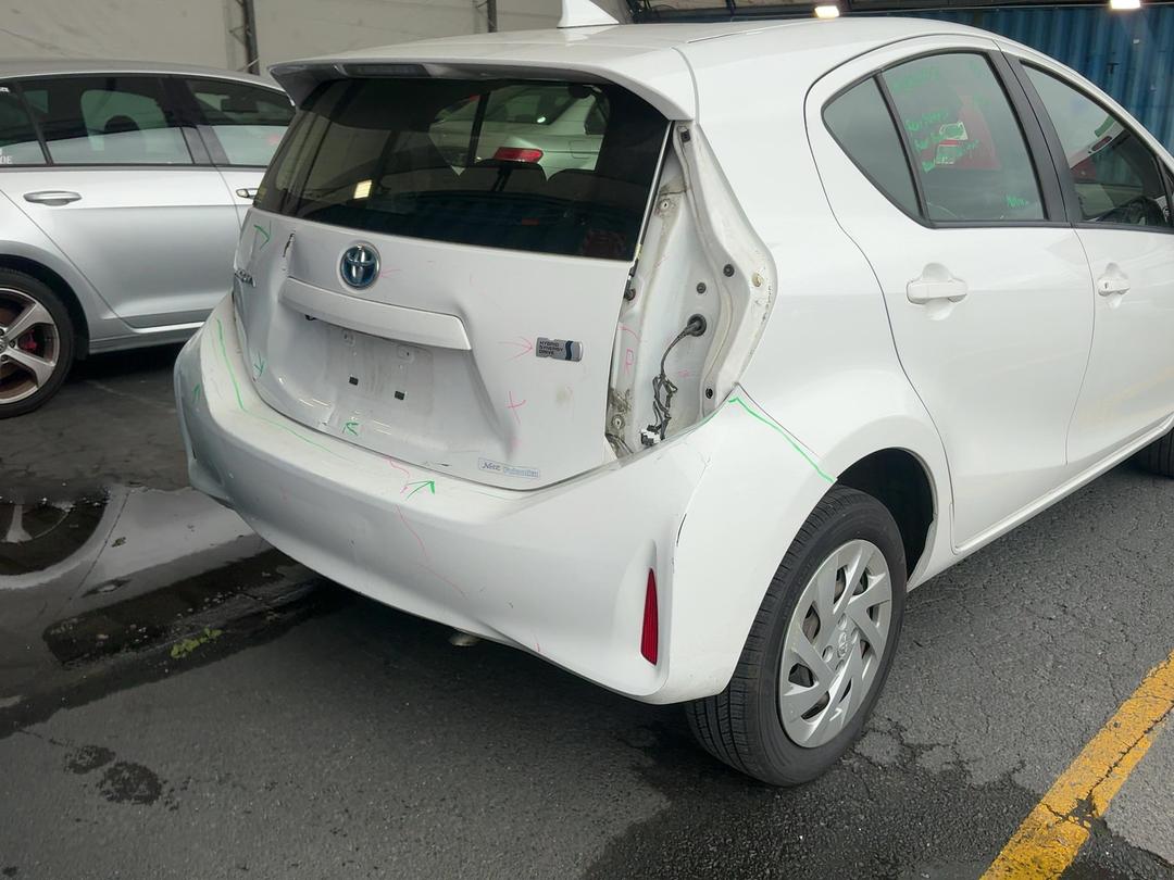 Photo '6' of Toyota Aqua