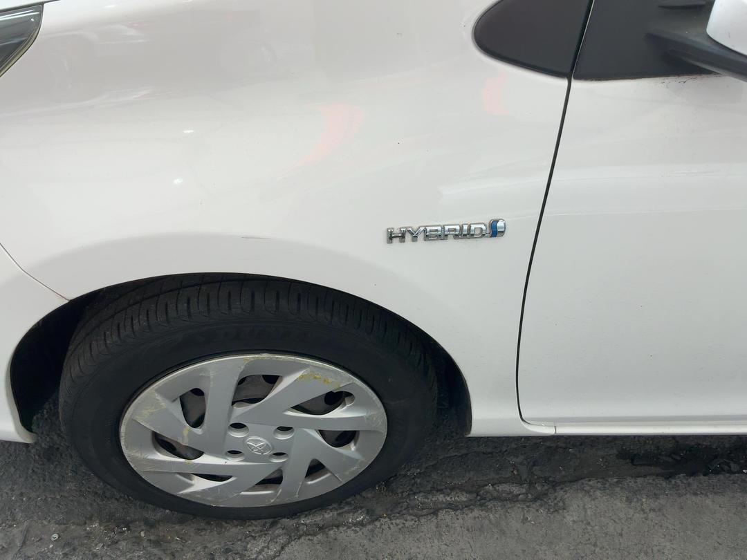 Photo '10' of Toyota Aqua