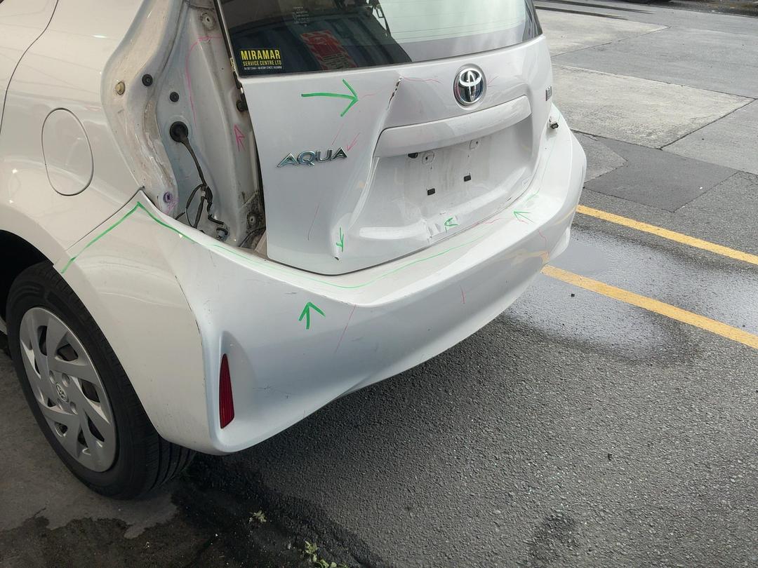 Photo '12' of Toyota Aqua