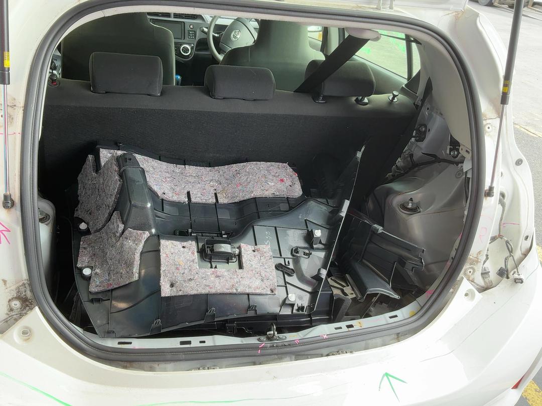 Photo '13' of Toyota Aqua