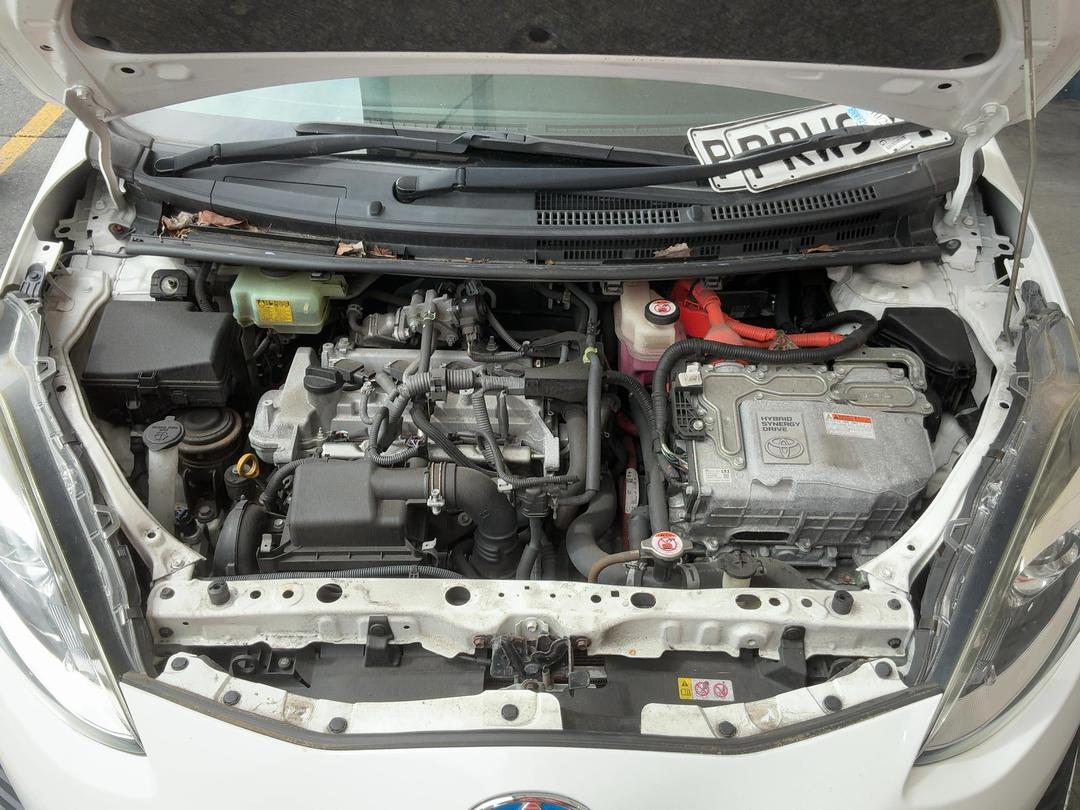 Photo '24' of Toyota Aqua