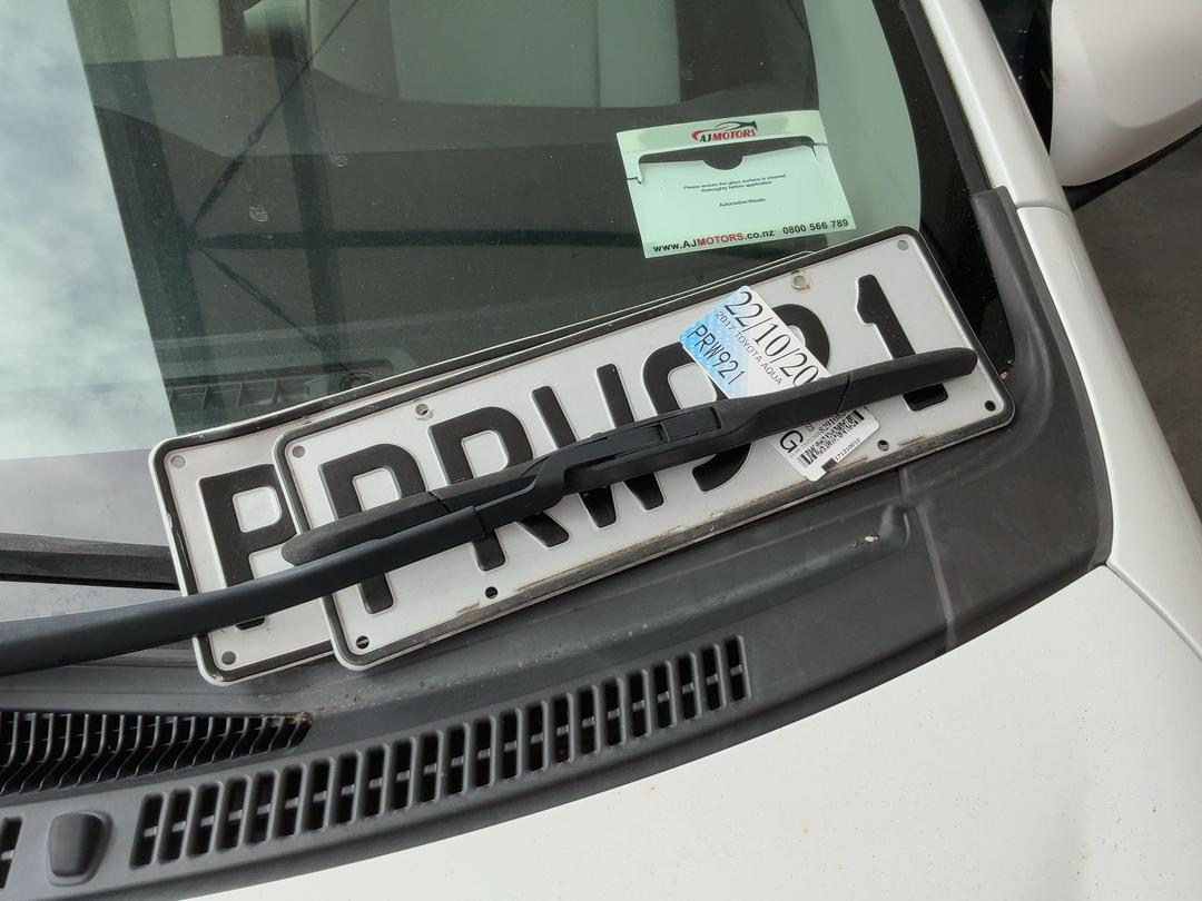 Photo '27' of Toyota Aqua