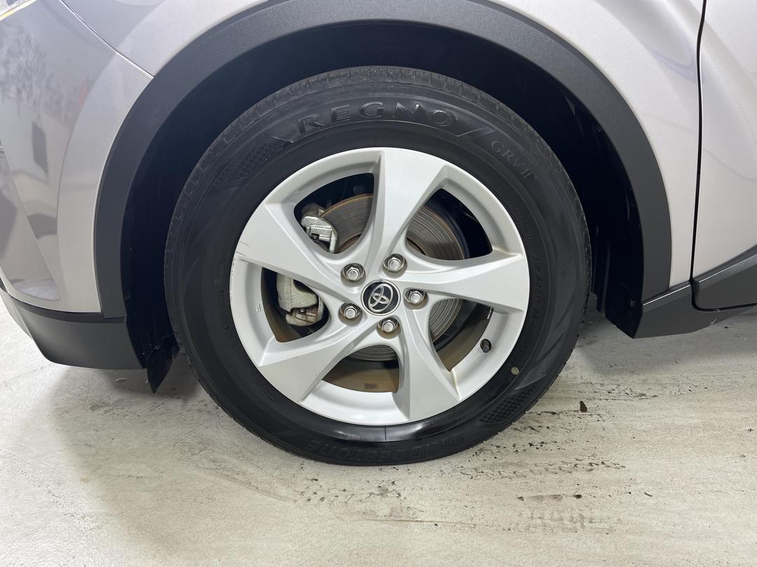 Photo '10' of Toyota C-HR