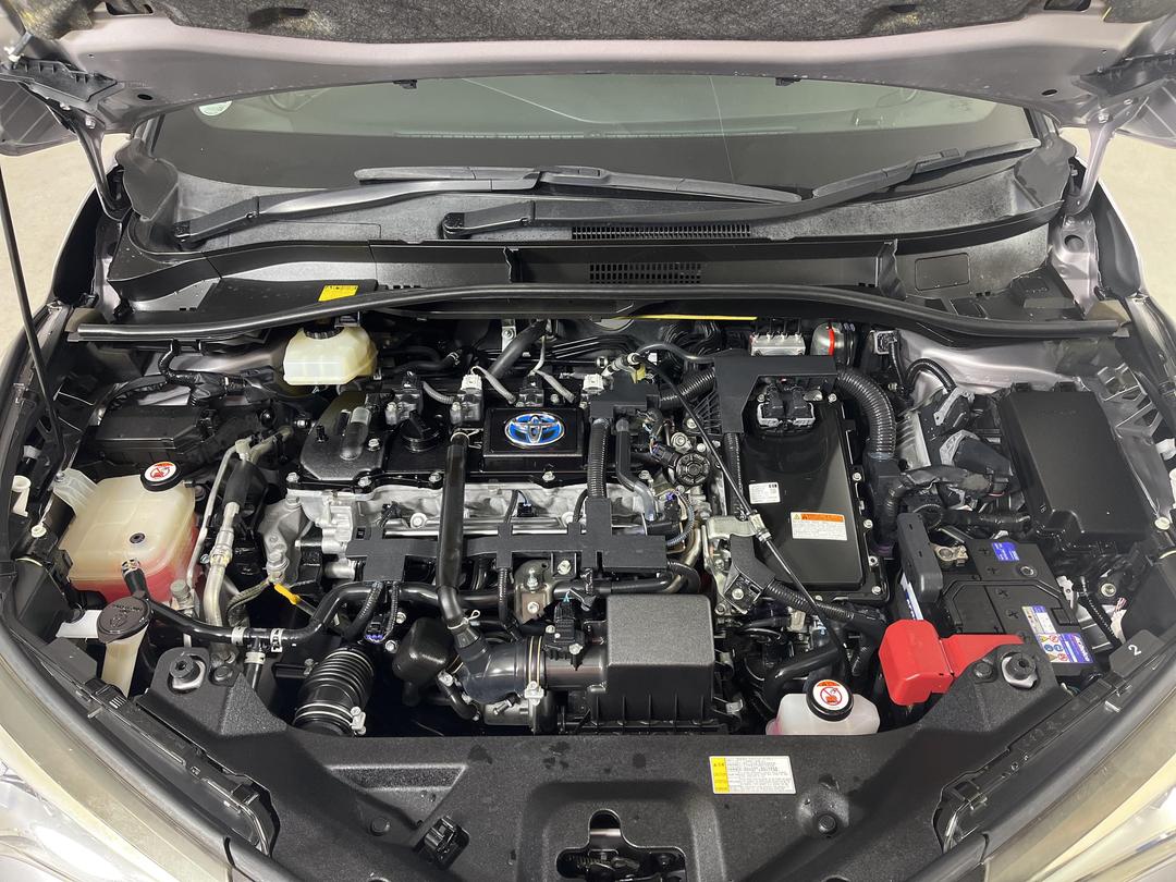 Photo '13' of Toyota C-HR