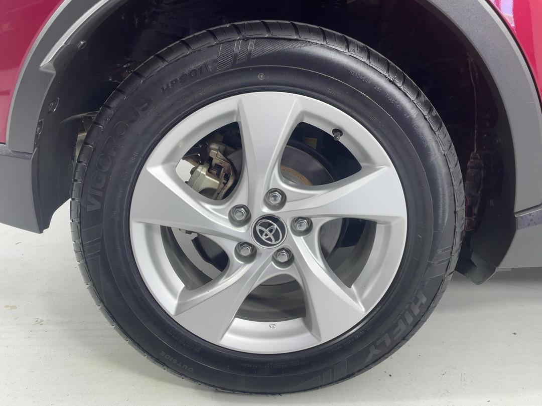 Photo '12' of Toyota C-HR