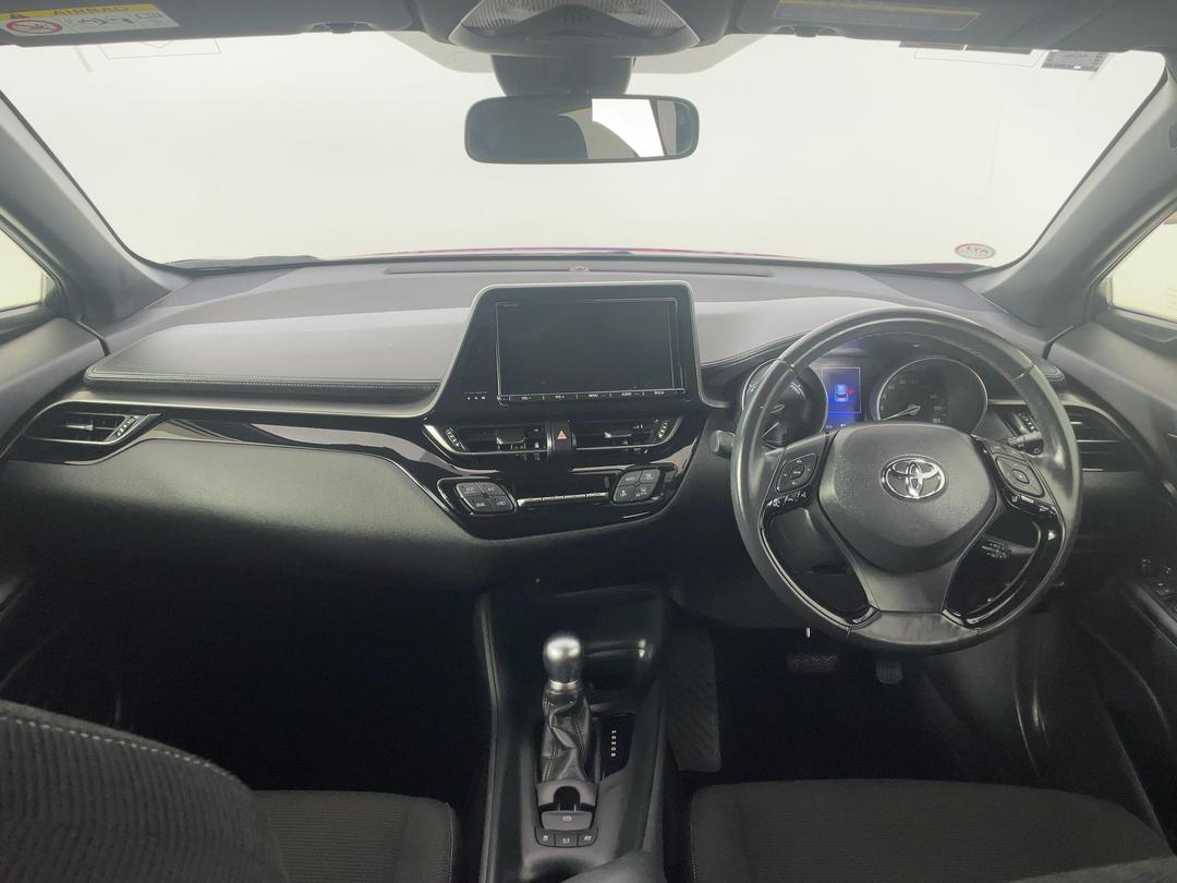 Photo '17' of Toyota C-HR