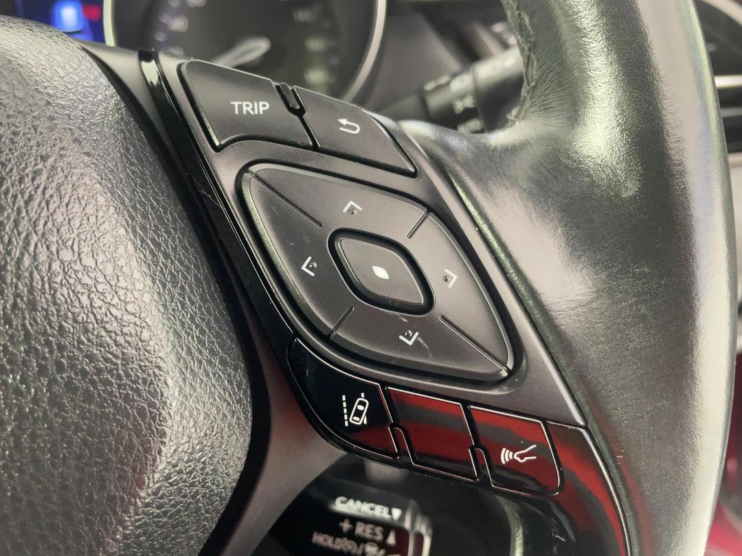 Photo '25' of Toyota C-HR