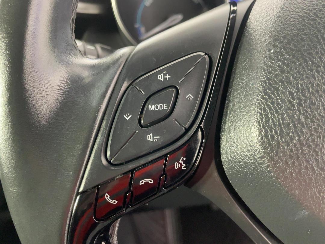 Photo '26' of Toyota C-HR