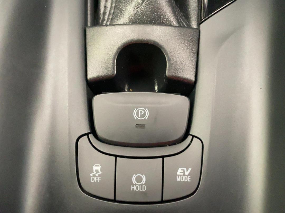 Photo '27' of Toyota C-HR