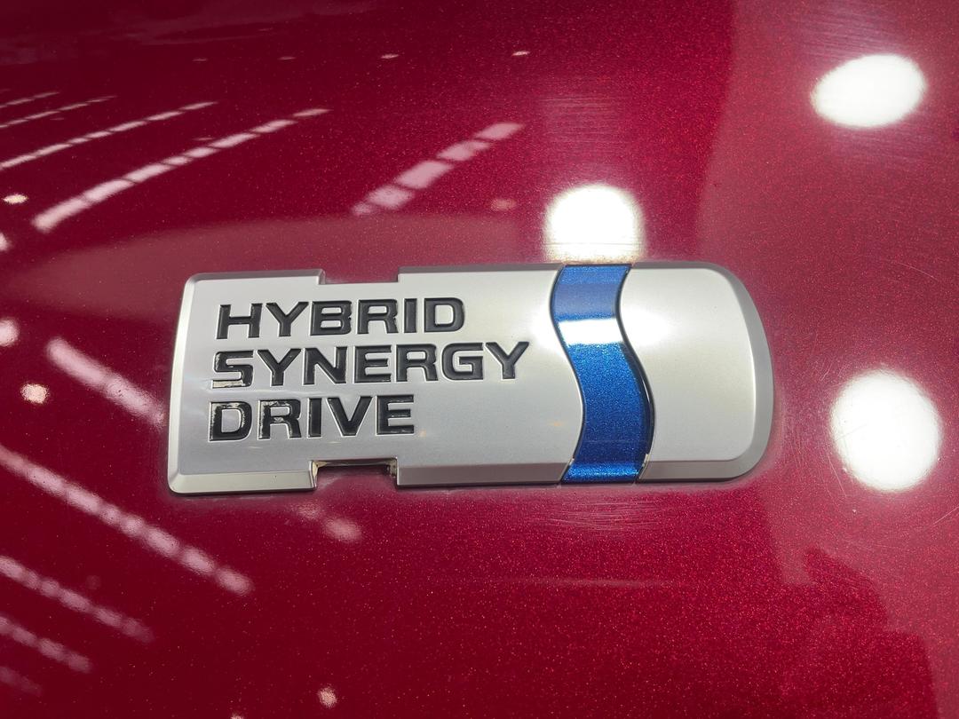 Photo '28' of Toyota C-HR