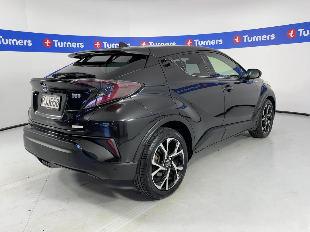 Photo '7' of Toyota C-HR