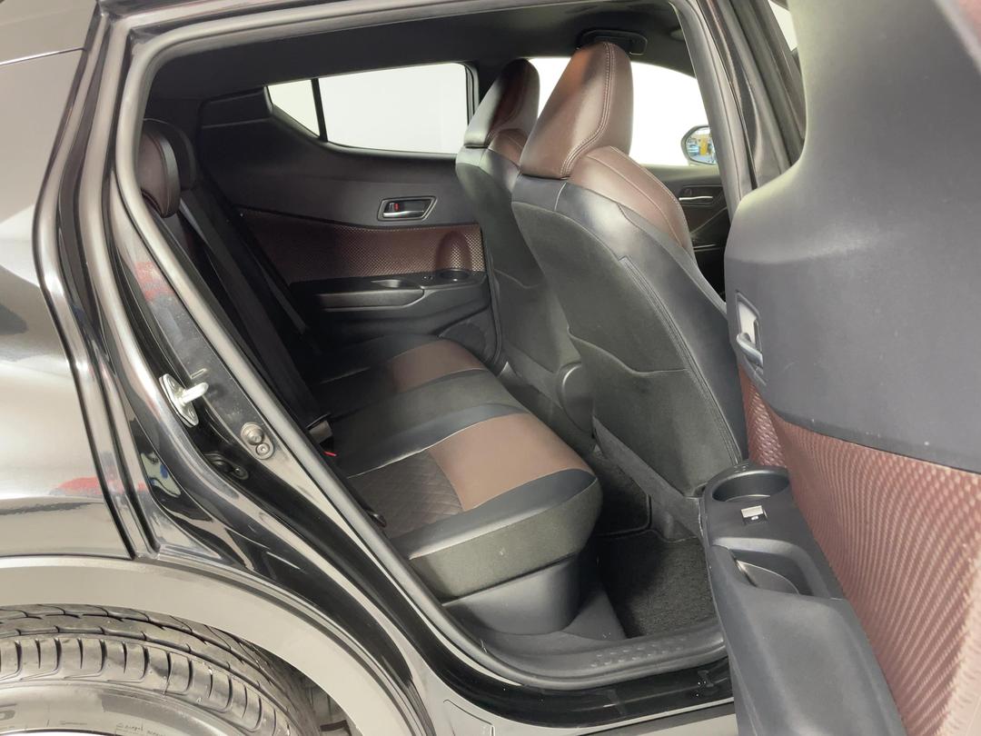 Photo '20' of Toyota C-HR