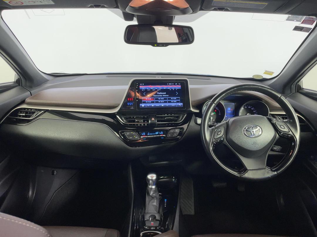 Photo '17' of Toyota C-HR