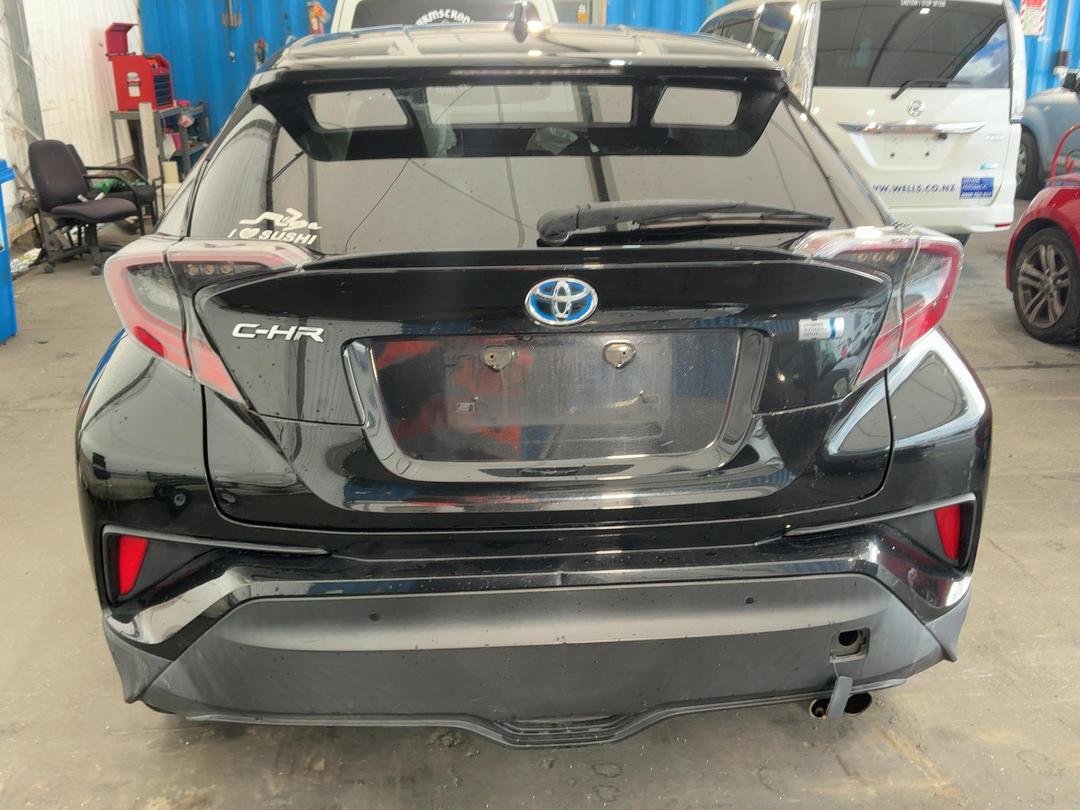 Photo '5' of Toyota C-HR Photo '5' of Toyota C-HR