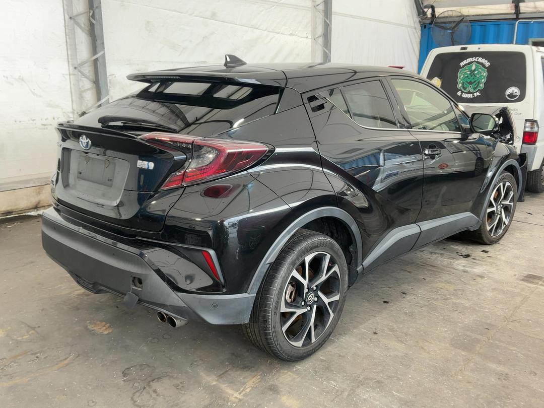 Photo '6' of Toyota C-HR Photo '6' of Toyota C-HR