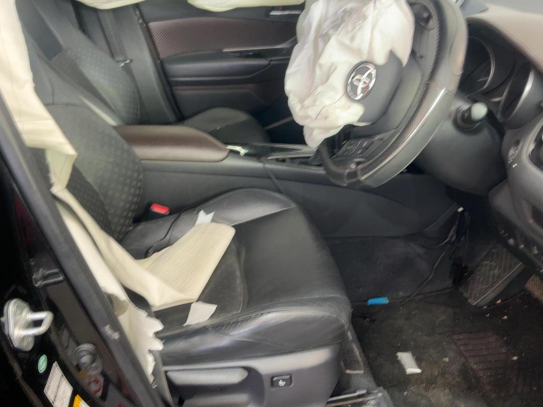 Photo '9' of Toyota C-HR Photo '9' of Toyota C-HR