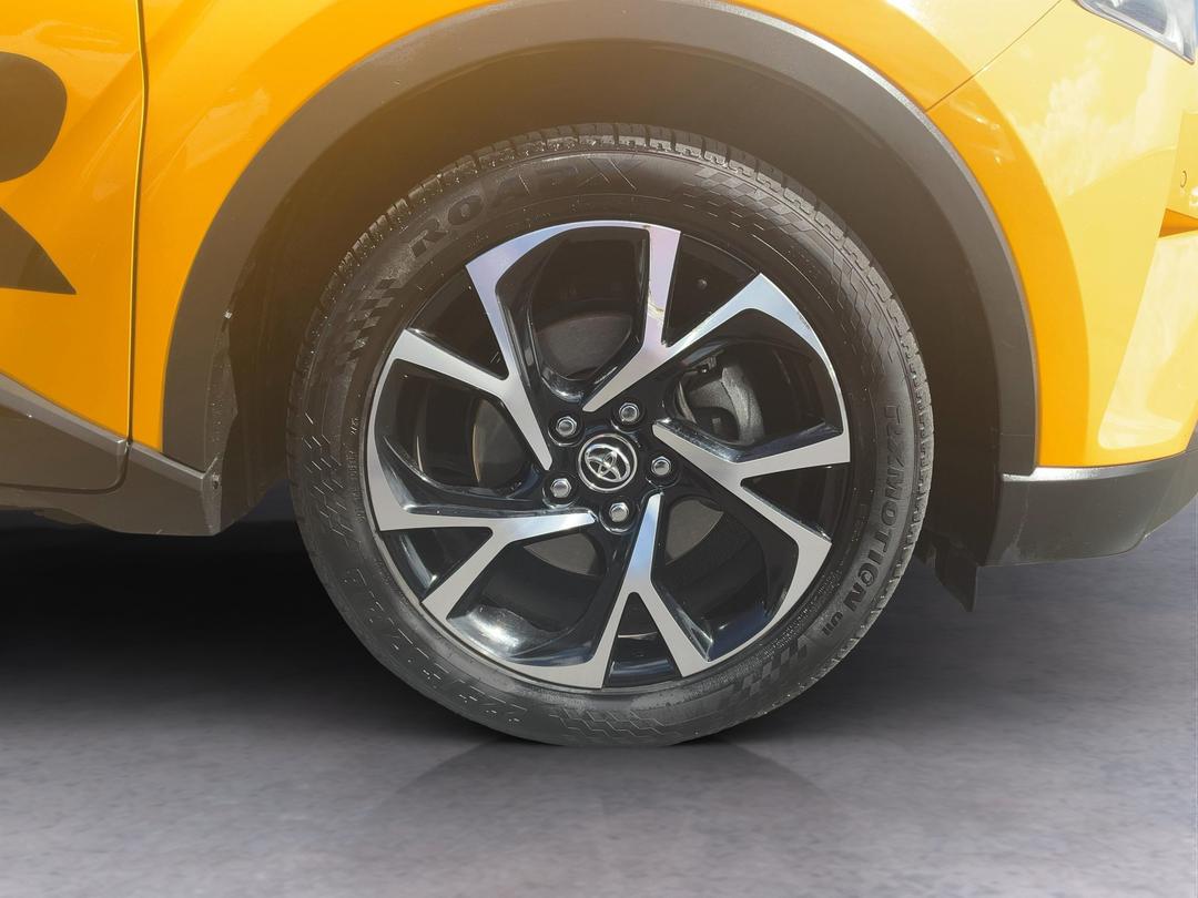 Photo '9' of Toyota C-HR