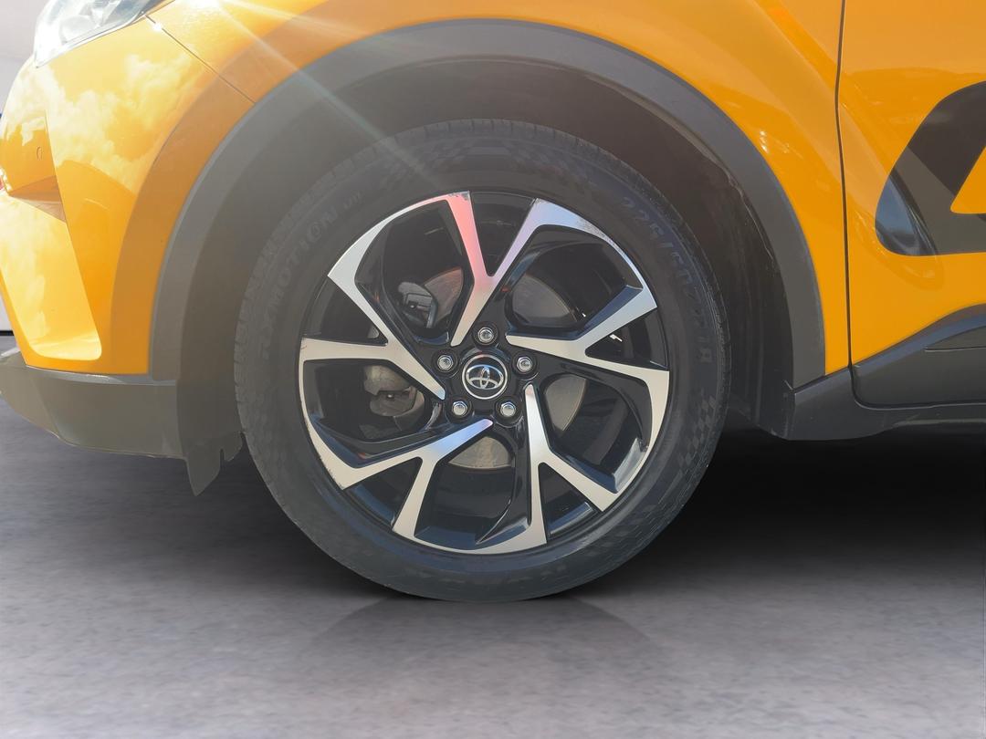 Photo '10' of Toyota C-HR