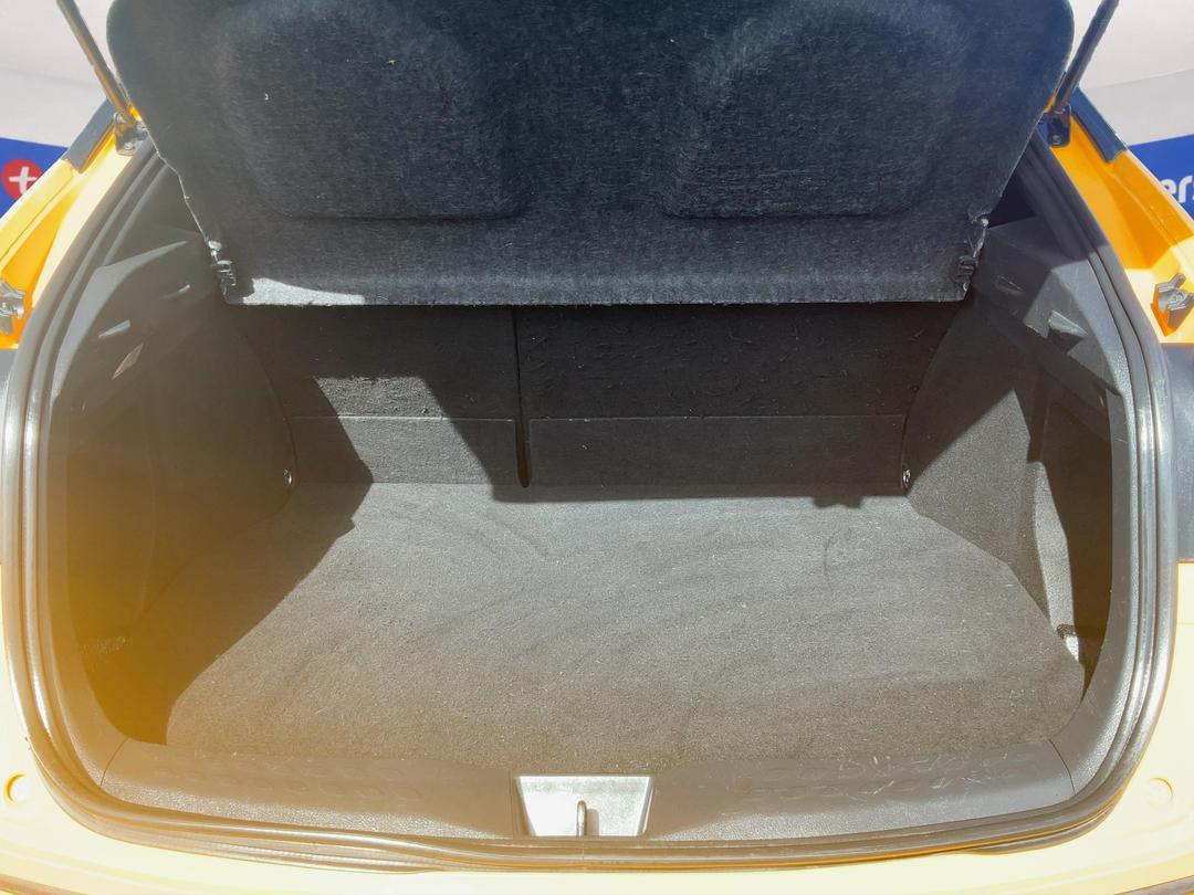 Photo '14' of Toyota C-HR